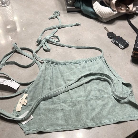 New backless top super cute 🔥 - Picture 5 of 5